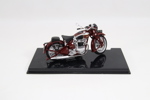 Triumph Speed Twin 1938 modellmotorsykkel i plast
