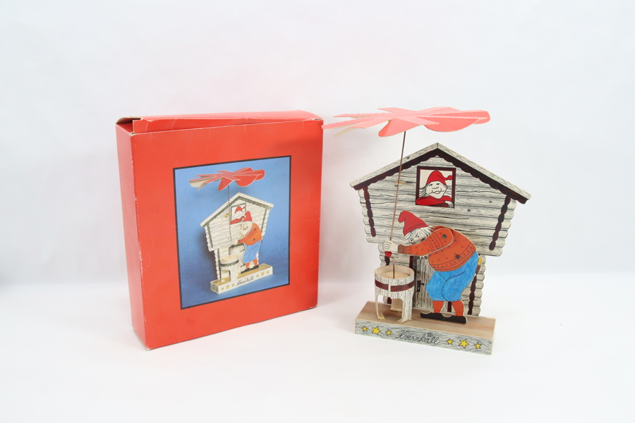 Vintage julefigur «Kvernkall» med roterende propell – i original eske
