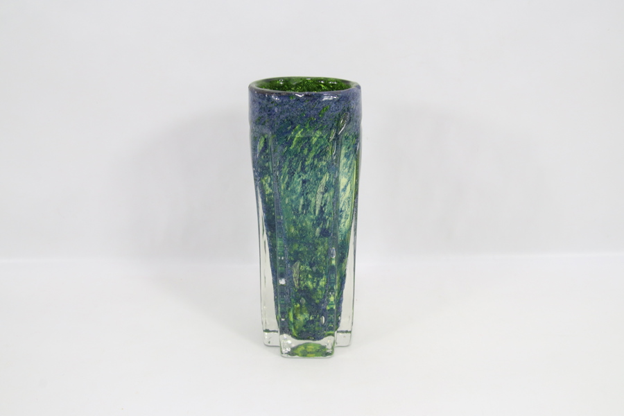 Benny Motzfeldt – smal munnblåst glassvase i blågrønt glass
