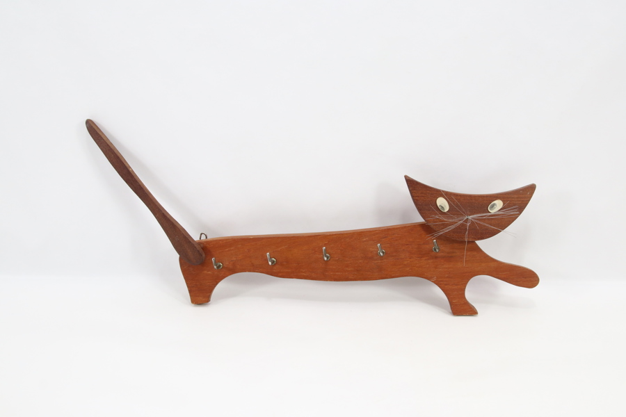 Vintage vegghengt nøkkelholder i teak formet som katt
