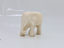 Håndskåret elfenbensfigur – Elefant (kun salg i Norge)