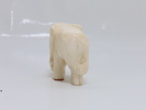 Håndskåret elfenbensfigur – Elefant (kun salg i Norge)