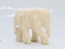 Håndskåret elfenbensfigur – Elefant (kun salg i Norge)