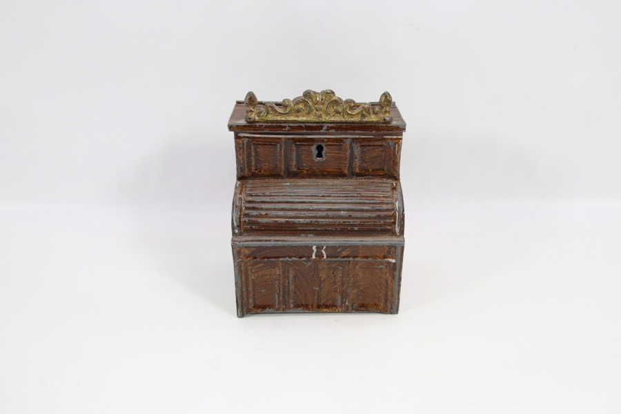 Sparebøsse i blikk med dekor – eldre utførelse