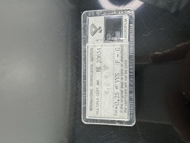 To løse briljantslipte diamanter – IGI-sertifisert – Antwerpen 1984