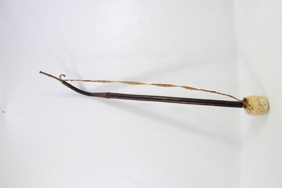 Lang tobakkspipe med trestamme
