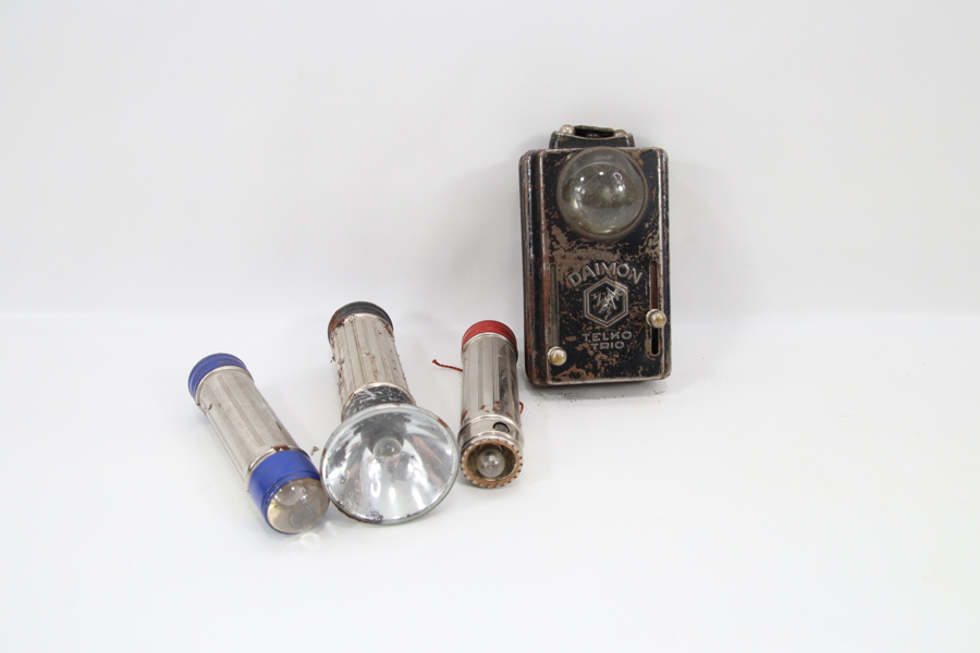 Eldre lommelykter i metall
