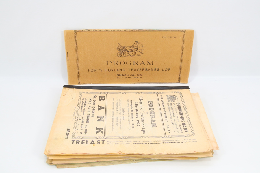 Samling eldre norske travprogrammer – Hovland / Telemark, ca. 1918–1948
