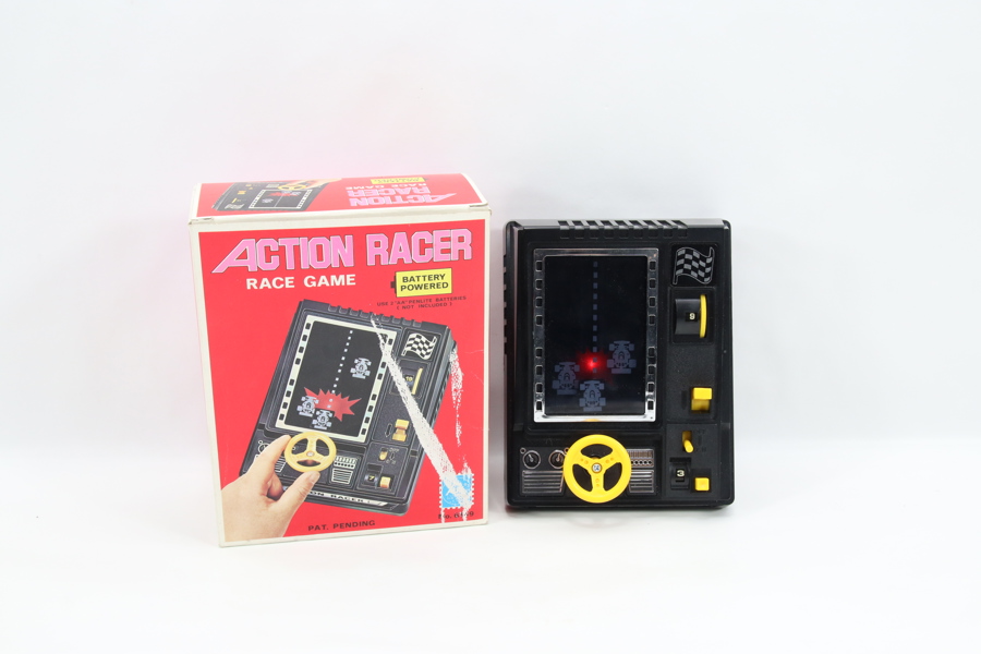 Action Racer – vintage elektronisk racingspill med eske
