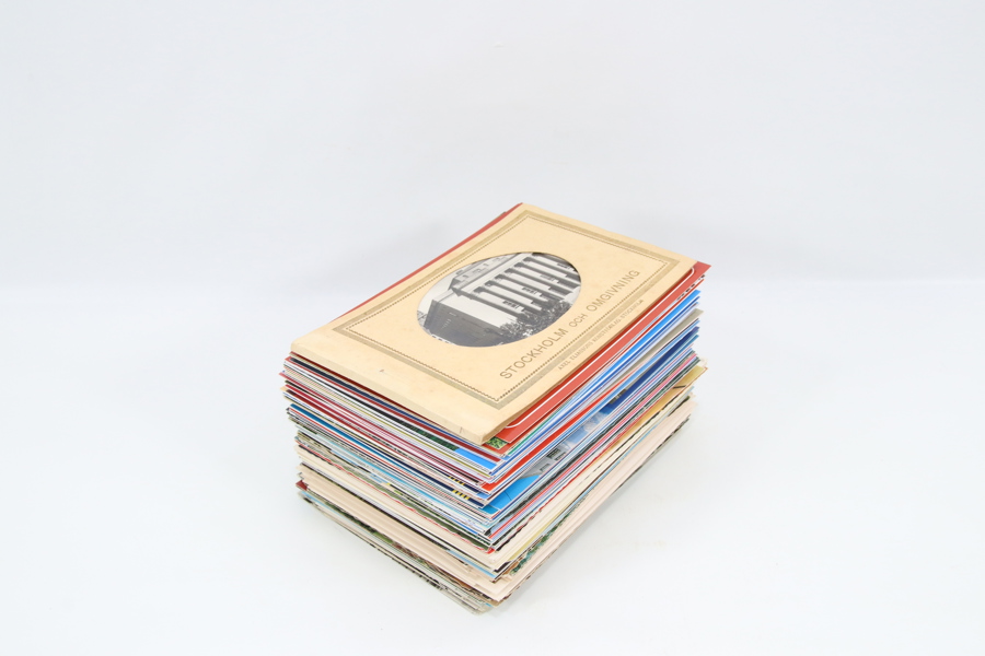 Samling med diverse postkort – blandet motiv og opprinnelse
