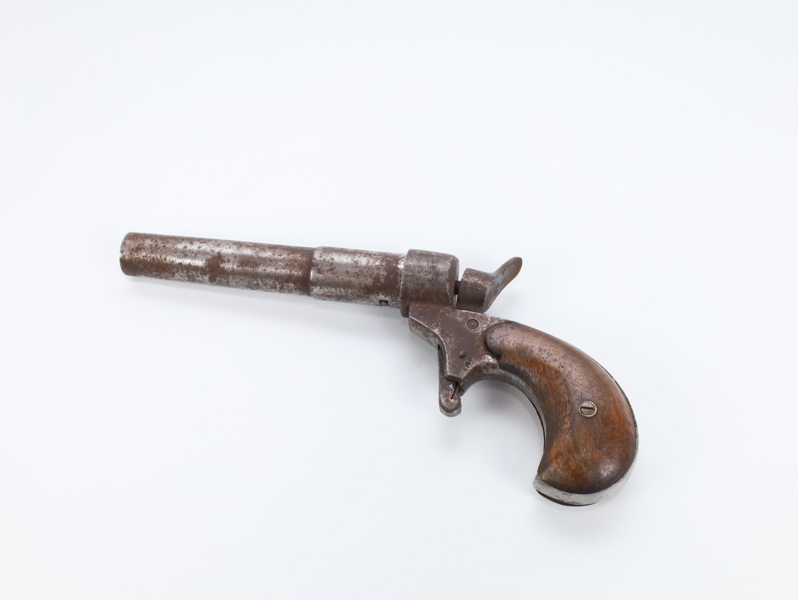 Antikk pistol 1800 talls – tidlig håndskyts med trehåndtak
