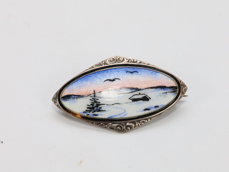 Norsk emaljebrosje i sølv – vinterlandskap, 925 S Norge