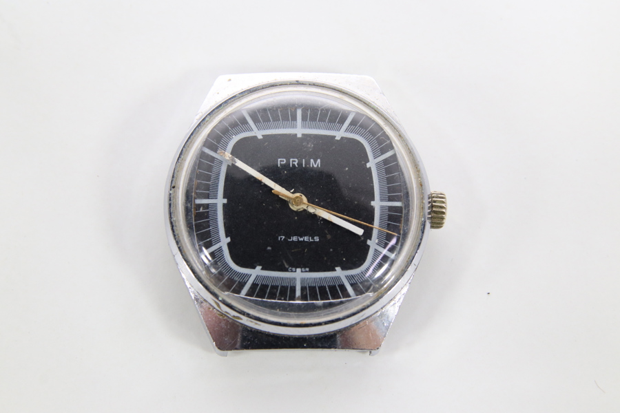 Prim mekanisk armbåndsur med sort skive
