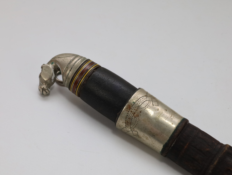 Hestehodekniv med slire – tradisjonelt håndverk, 1900-tallet