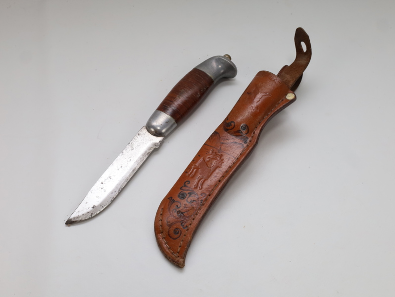 Brusletto slire kniv med slir