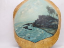 Håndmalt kystmotiv på skilpaddeskall, signert Miosta 1964