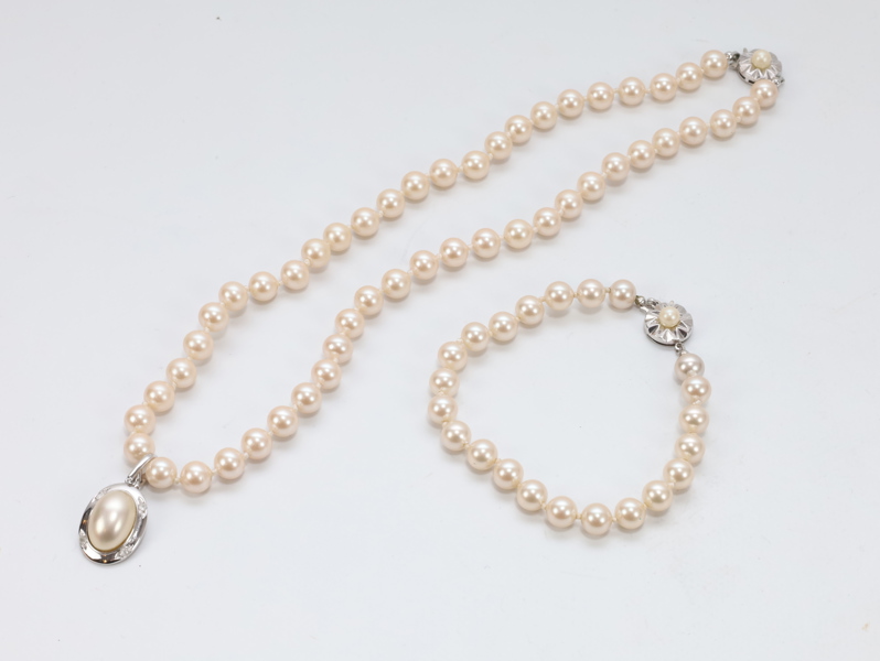 Perlesett med kjede og armbånd, sølv låser