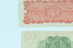 To stykk sedler - 1 Krone 1948 og 2 Krone 1922
