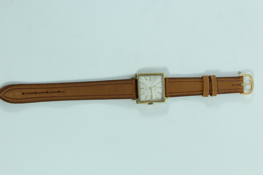 Vintage firkanted Aero 17 jewels incabloc armbåndsur.