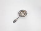 Opphøiet Rose tesil i sølv 830 / Raised Rose tea strainer in 830 silver