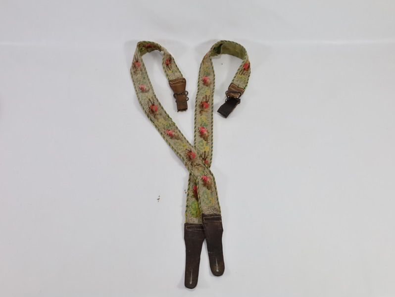 gammel brodert buksesele trolig fra 1800 tallet