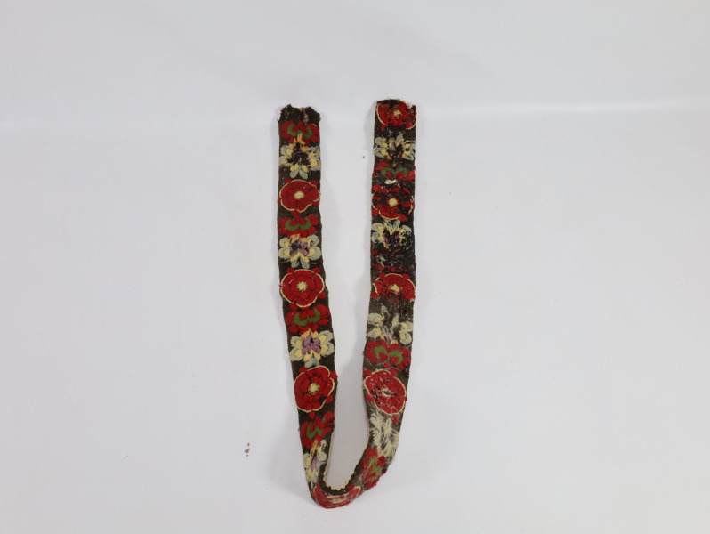 Eldre brodert belte, trolig fra 1800 tallet.